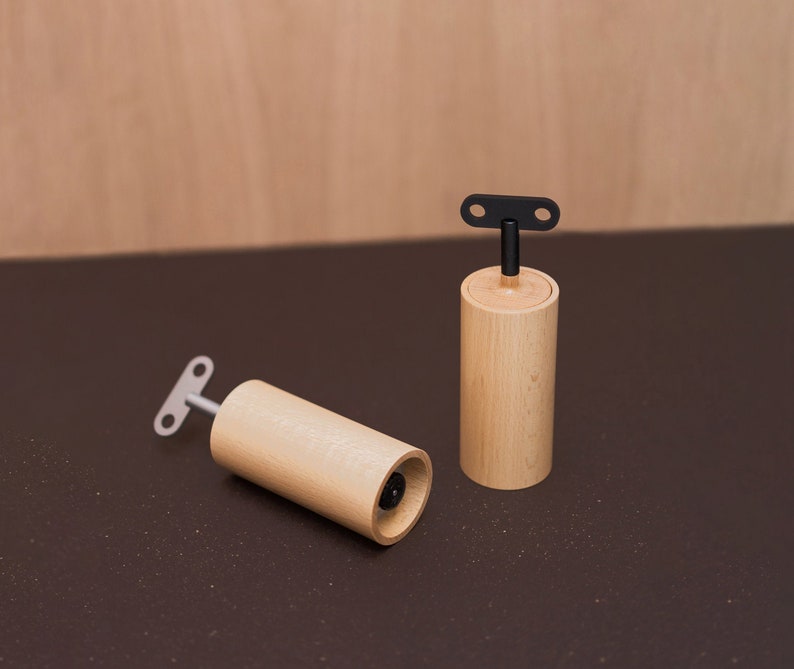 Playful Salt & pepper mill set in beech image 7