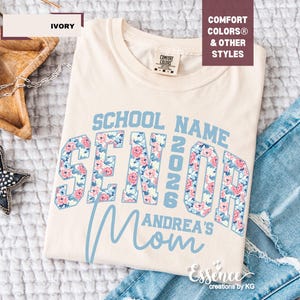 Custom Senior Mom 2026 Sweatshirt: Floral Coquette Graduate Keepsake