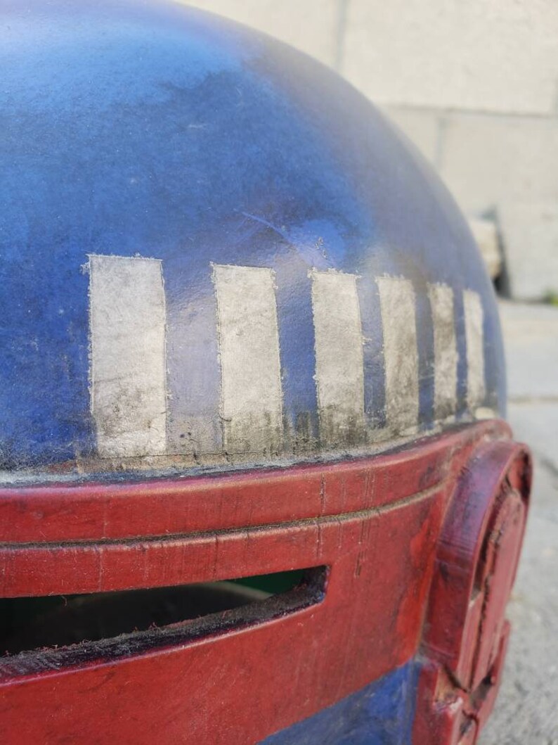 The Patriot Mandalorian helmet