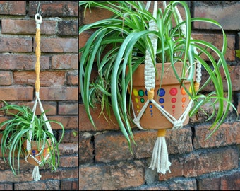 freihängende lange Makramee Blumenampel Planthanger Pflanzenhänger Hängeampel Wandbehang schlicht boho Deko Unikat handgeknüpft natur gelb