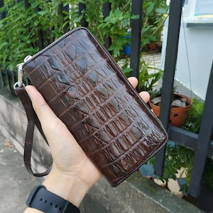 Portafoglio minimalista in pelle di coccodrillo marrone scuro, portafoglio lungo fatto a mano, idee regalo uniche per uomini e donne