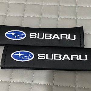 Copricinture di sicurezza per auto Ricamo Pelle vegana Spalline nere Idea regalo personalizzata fatta a mano