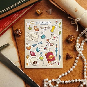 D&D Adventurer Artikel Stickerbogen | Dungeons and Dragons Items Themed | 21 Aufkleber