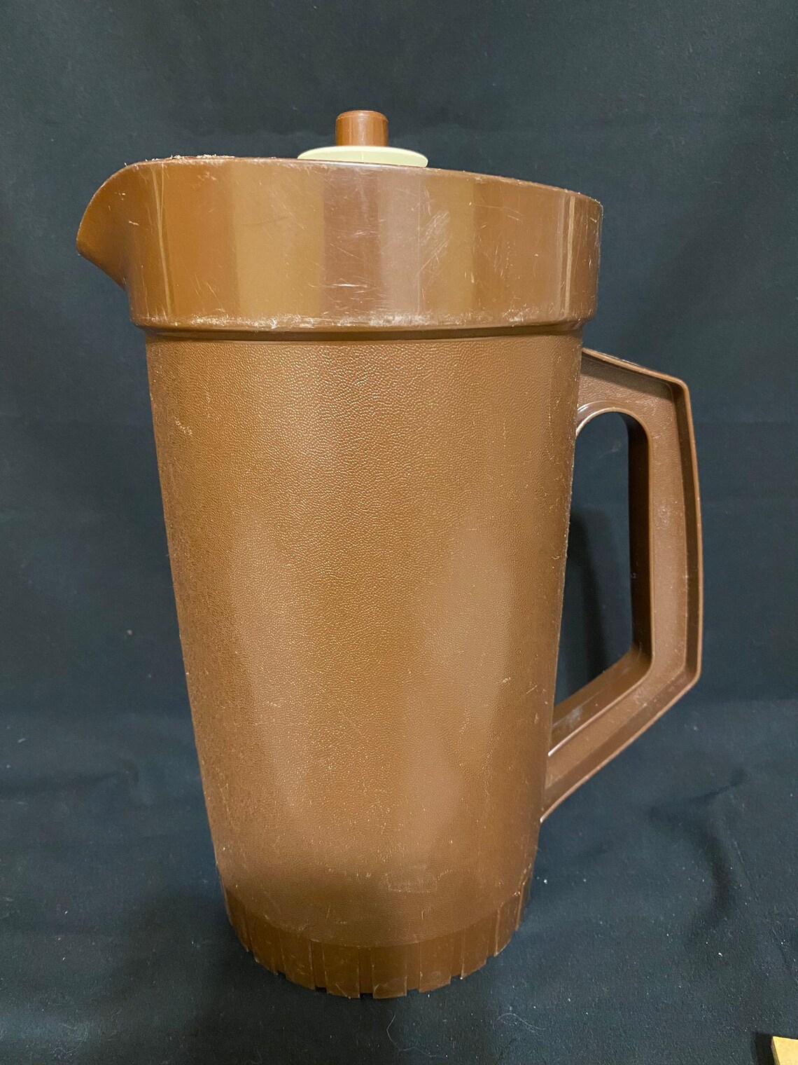 Vintage 2 quart brown Tupperware pitcher 8006 Etsy