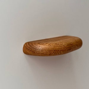 Boutons de meuble/Poignée en chêne massif/Poignées en bois/Poignées de tiroir en bois/Poignées fines de garde-robe/Poignées Design moderne/Poignée rustique
