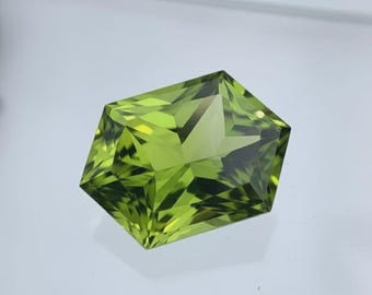 AAA 8Ct Flawless Green Peridot Hexagonal Cut VS1 Quality Loose Gemstone 26 x 18 MM Do wyrobu biżuterii Darmowe prezenty