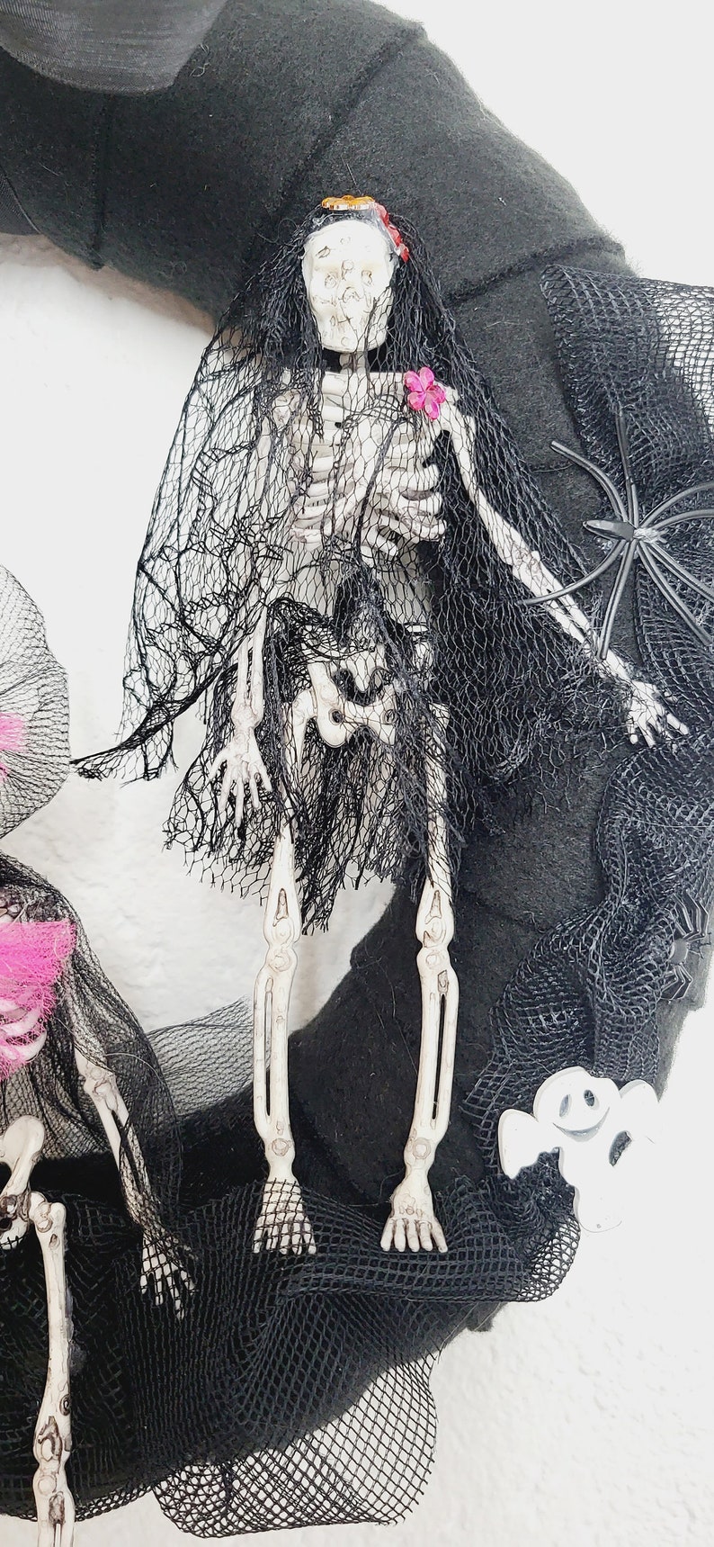 Halloween Türkranz mit freundlichen Gespenstern und Skeletten zdjęcie 8