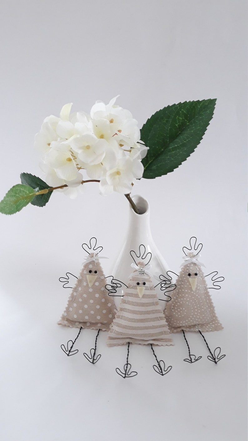 Wire chickens set of 3 Easter decoration spring decoration sewn decorative pendant Easter basket beige white jute fabric gift image 3