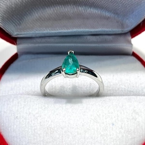 Certified A Grade Emerald Ring - Colombian Emerald pear - Simple Solitaire Ring - Sterling Silver Ring - Daily Wear Rings - May Teardrop