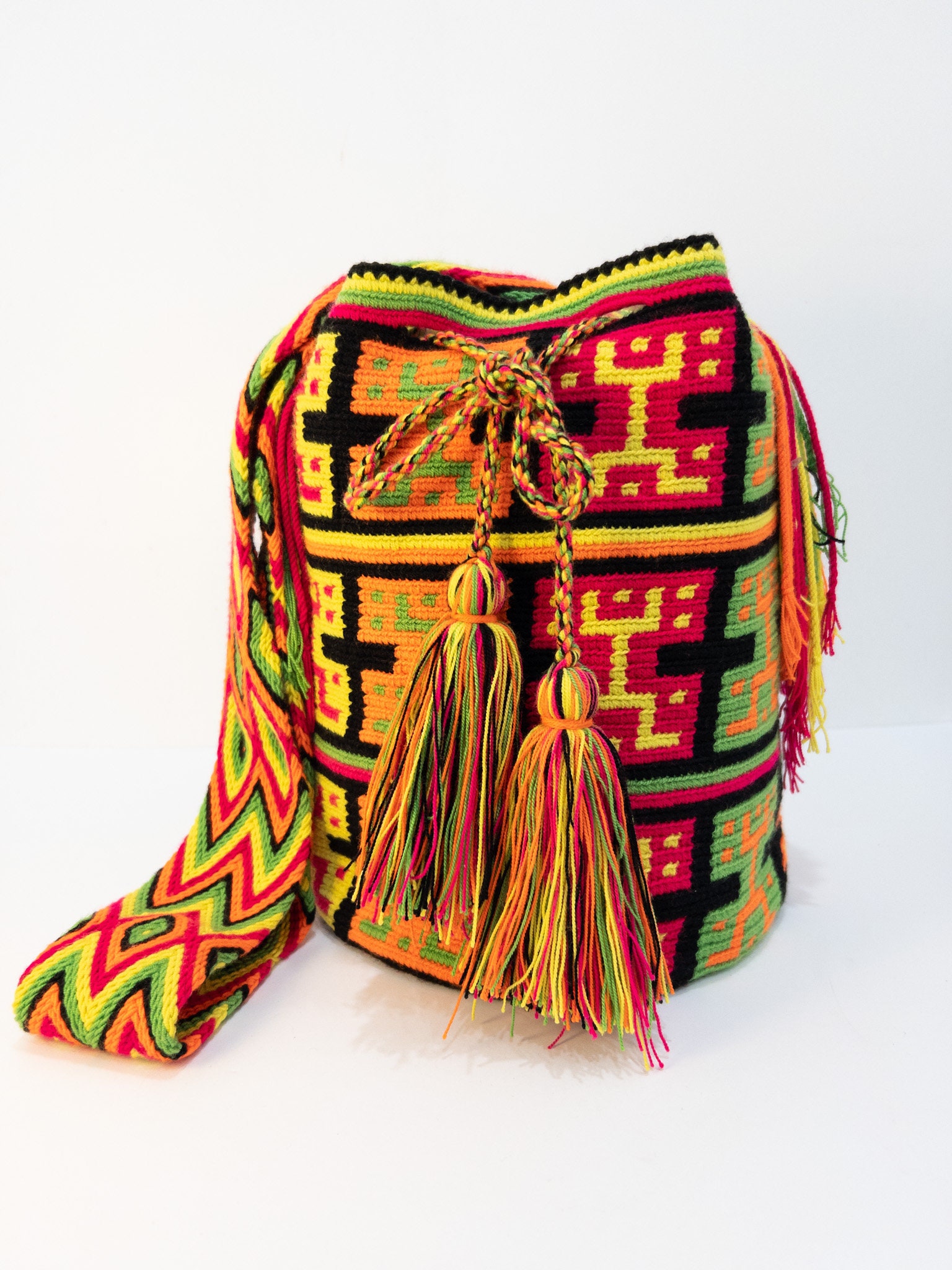Beautiful  Colorful Wayuu Handbag Mochila  Colombian Handbag Colo   MaleiwaaBags