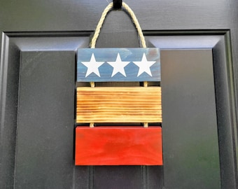 Rústico Americana Door Hanging/ 4 de Julio/ Decoración de verano/ Colgante de pared/ Colgante de puerta/ Primitivo/ Campo/ Casa de campo Bandera americana