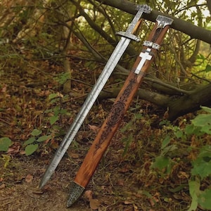 Fully hand-forged Damascus steel medieval Viking sword leather sheath