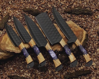 Juego de cuchillos de chef de Damasco forjados a mano: mangos de madera de resina, funda de cuero