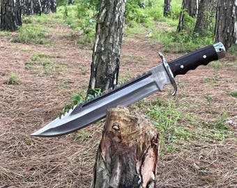 Cuchillo Rambo de acero al carbono forjado a mano: mango de palisandro, funda de cuero