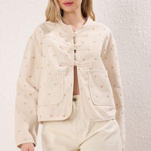 Ecru Heart Embroidered Denim Jacket with Pocket Details, Sustainable Cotton, Long Sleeve Casual Jacket, Regular Fit, Women&#39;s Outerwear
