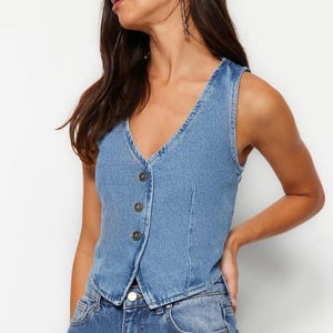 Blue V-Neck Fitted Denim Vest – Sleeveless Button-Up Jean Corset Top, 100% Cotton, Casual Chic Waistcoat, Trendy Women&#39;s Outfit