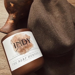 100% SOY CANDLE | Indy (13 oz) | Dry Gin + Cedar + Aged Leather