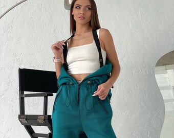 Warme damesjumpsuit met bretels. Casual winterjumpsuit voor dames. Comfortabele jumpsuit van Morkva.