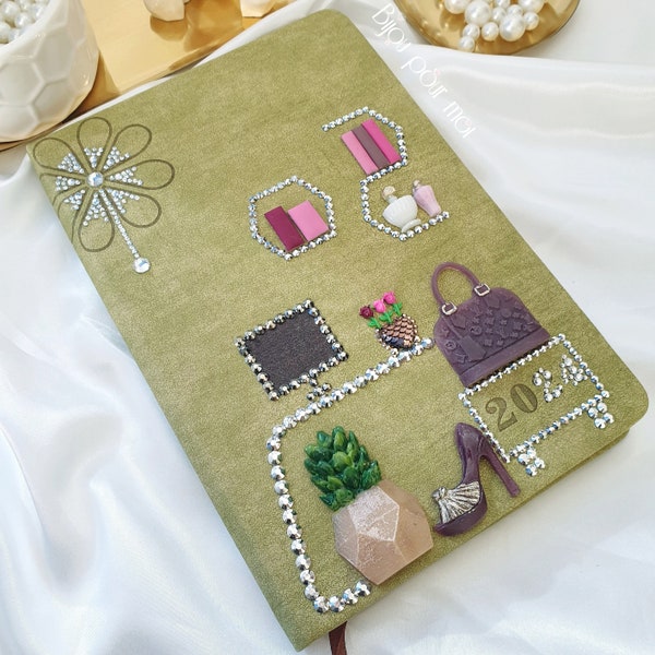 Fashionista 2024 annual daily diary 15×21 cm A5 handmade decoration fashion clothes shoes bags office cover green