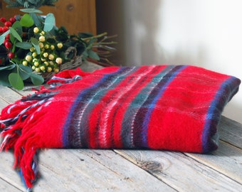 Vintage wool & cotton plaid blanket with fringe / red plaid blanket / cozy cottage cabin throw / stadium blanket / Winter blanket