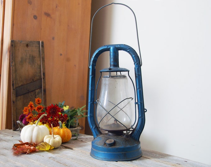 At Auction: Vintage Dietz Monarch Kerosene Lantern