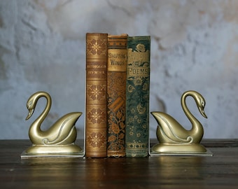 Vintage brass swan bookends / pair of brass bird bookends / brass decor