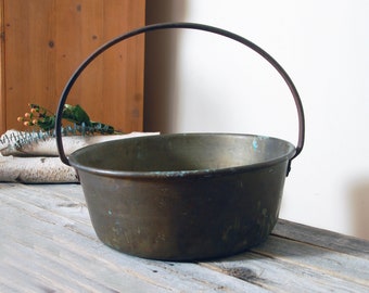 Antique large brass pot with iron handle / vintage brass cauldron / firewood kindling holder / rustic decor / large metal basket / planter