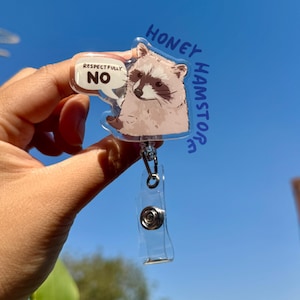 Raccoon Respectfully No Badge Reel with ID Belt Clip Cute Design Acrylic for Children Gift Work Accessories Nurses Medical Teacher Student afbeelding 1