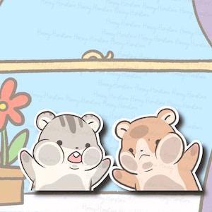 K&ouml;nnte beinhalten: Zwei Comic-Hamster schauen aus einem Fenster. Der Hamster links ist grau und wei&szlig; mit einem &uuml;berraschten Ausdruck. Der Hamster rechts ist braun und wei&szlig; mit einem m&uuml;rrischen Ausdruck. Eine rote Blume in einem Topf ist auf der linken Seite des Bildes zu sehen.