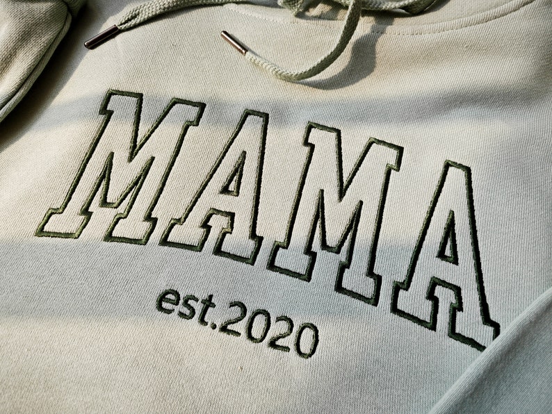 Bestickter Mama-Hoodie, besticktes Mama-Sweatshirt, personalisierte Geschenke, personalisiertes Sweatshirt, trendige Crewnecks für Frauen, Mama-Geschenke Bild 3