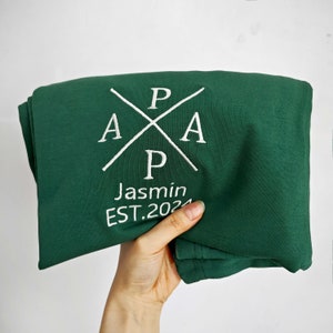 personalisiertes besticktes Dad-T-Shirt mit Namen und Jahr, personalisiertes PAPA-Sweatshirt, Geschenk für den besten Vater, cooler Vater Hoodie, Vatertagsgeschenk