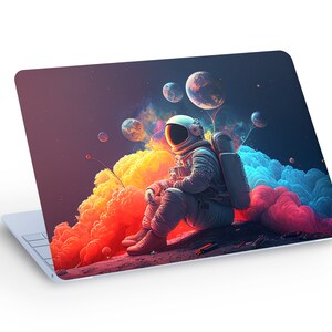 Bunter Astronaut LAPTOP SKIN Aufkleber Aufkleber, Bunter Astronaut Meditieren im Weltraum Laptop Skin Aufkleber - Sondergröße