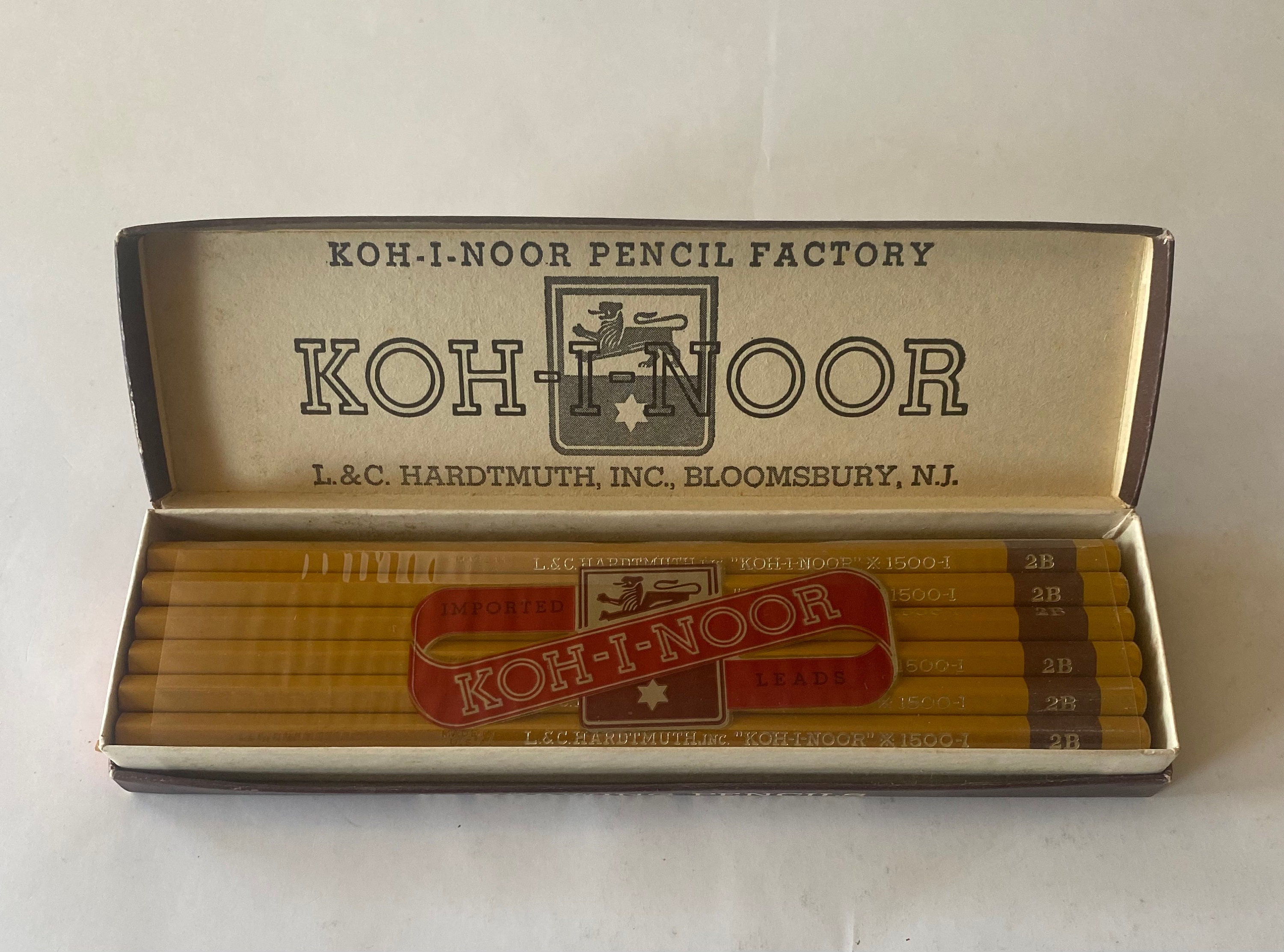 Pre-Owned Koh-I-Noor Progresso Woodless Graphite Pencil 4-Count