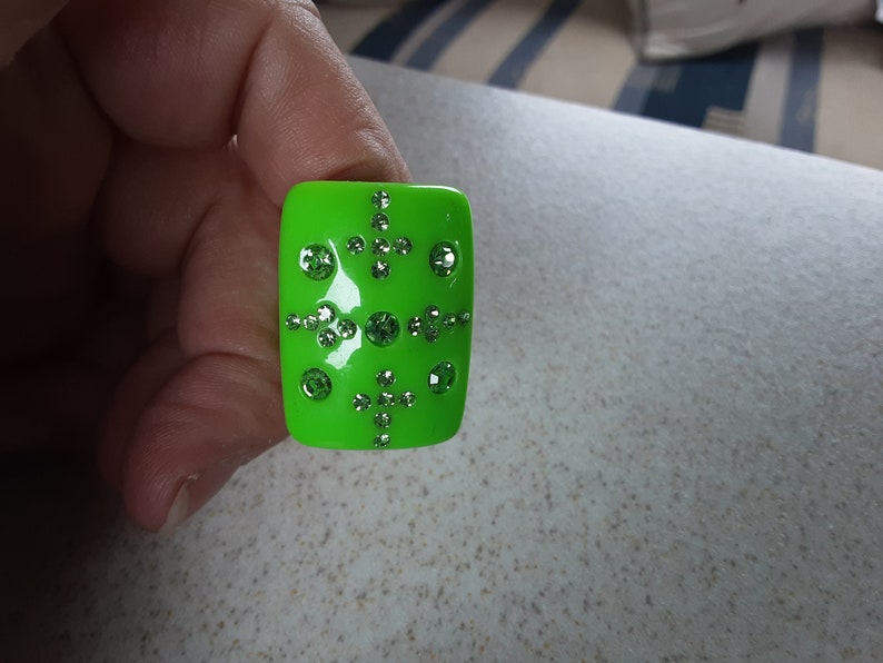 Icey Green Crystals set in This Rectangle cabocohn Size P Gin /& Tonic Vivid Lime Gorgous Great Big Lucite Ring