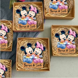 Personalized Baby Shower Magnet, Minnie and Mickey Mouse Magnet, Birthday Souvenir, Guest Gifts, Gifts for Baby Party, Name Magnet