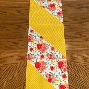 Table Runner - Pioneer Women Inspired