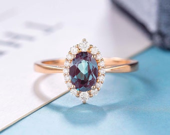 Anillo de compromiso Alexandrite Anillo de compromiso único Anillo de compromiso vintage Anillo de compromiso Diamond Moissanite Regalo de aniversario para su anillo de oro para mujeres