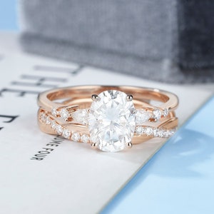 Oval cut Moissanite Engagement Ring Set,Stacking ring.14K/18K Rose Gold,vintage Unique pear diamond Cluster ring women,Twisted band