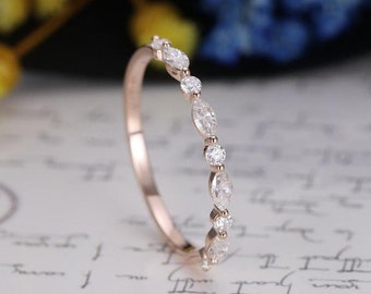 Fede nuziale vintage in oro rosa con diamante naturale taglio marquise e moissanite. Anello unico a mezza eternità, abbinato per matrimonio, impilabile, anniversario.