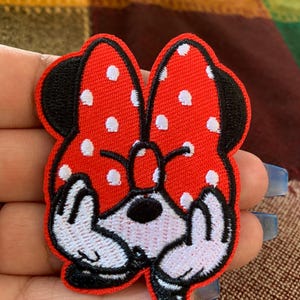 Patch bordado de passar roupa da Minnie Mouse