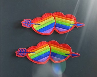 Parches termoadhesivos bordados con corazones dobles de arcoíris (2 unidades)
