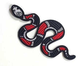 赤と黒のヘビの刺繍入りアイロンパッチ - Etsy 日本
