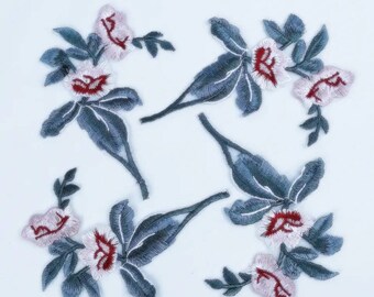 Parches bordados para coser con flores suaves en gris y rosa (4 unidades)
