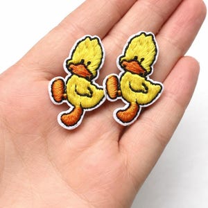 アヒルの刺繍入りアイロン接着パッチ、2枚セット