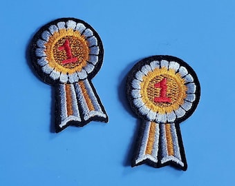 Set di 2 toppe termoadesive ricamate Winner Ribbons