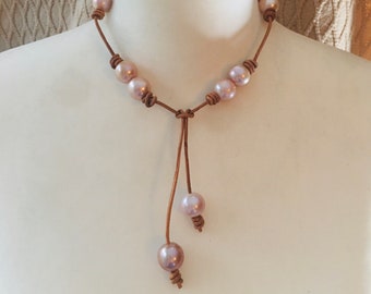 RARE Mauve Pearl and Leather Necklace, Knotted Leather Necklace, Bohemian Southern Pearl Jewelry, Leather and Pearl Necklace, Leather Pearls
