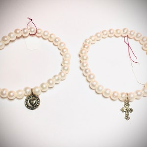 Pearl Cross or Heart Charm Stretch Bracelet, Pearl, Stretch Bracelet, White Pearls, Boho Bracelet, Beachy, Faith, Religious, Christ, Jewelry