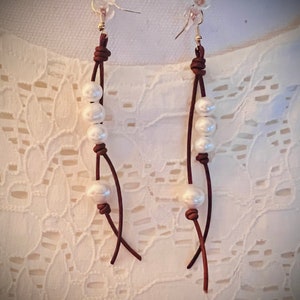 Pearl and Leather Earring, Knotted Leather Earring, Knotted Leather Jewelry, Pearl Jewelry, Leather and Pearl Earring, Leather and Pearls
