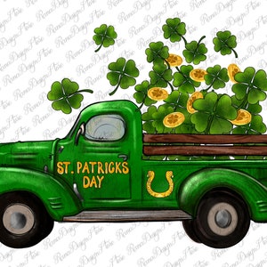 Puede incluir: Una camioneta vintage verde con una cama de madera llena de tréboles verdes y monedas de oro. La camioneta tiene una herradura dorada en el lateral y las palabras "ST. PATRICKS DAY" escritas en oro en la puerta.