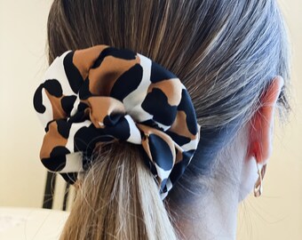 fashion elastic Designer inspired Italian jacquard red with gold scrunchie scrunchies scrunch 90s 80s trend
